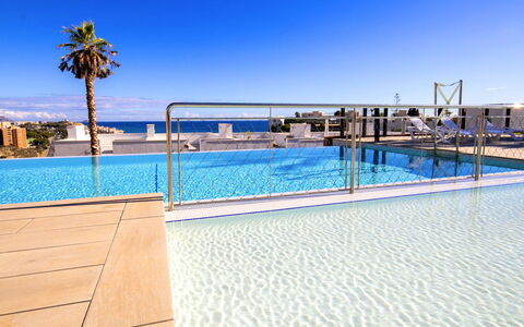 Bolnou Blue Sea: Blu, Piscina, Ricorrere, Materiale Composito, Hotel, Eco Hotel, Resort Citta ', Mobili Da Esterno, Località Balneare