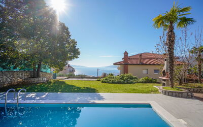 Opatija Matulji 406: Blu, Piscina, Zona Residenziale, Ricorrere, Eco Hotel, Estate, Flagstone, Villa, Shade, Landscaping