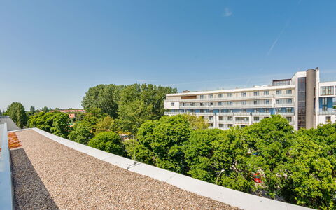 Bliżej Morza: Mobilia, Sedia, Tavolo, Appartamento, Mobili Da Esterno, Balcone, Cucina & Sala Da Pranzo Tavolo, Condominio, Shade, Terrazza