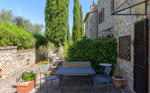Steffi'S House: Parete, Arbusto, Brick, Vaso Di Fiori, Giardino, Flagstone, Pianta Della Casa, Mobili Da Esterno, Landscaping, Cortile