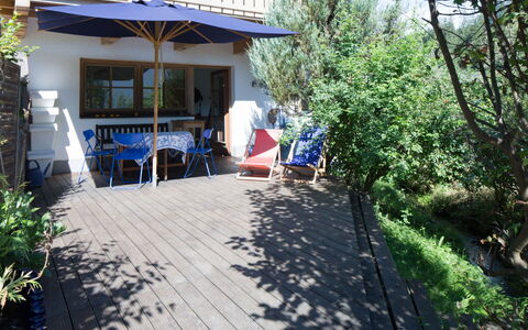 Blauer Elefant: Mobilia, Mobili Da Esterno, Shade, Casa, Sedia, Portico, Vaso Di Fiori, Deck, Giardino