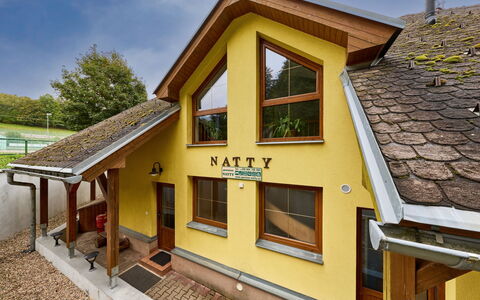 Penzion Natty: Zona Residenziale, Appartamento, Urban Design, Condominio, Balcone, Shade, Cortile, Design, Cortile, Illuminazione Diurna