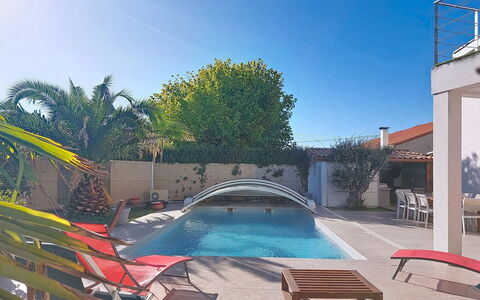 Les Roselières: Piscina, Ricorrere, Mobili Da Esterno, Materiale Composito, Eco Hotel, Shade, Tempo Libero, Hacienda, Sedia, Lettino