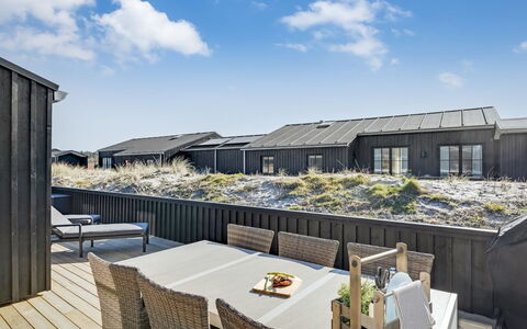 Eida - 500M from the Sea: Villetta, Backyard, Cortile, Edifici Giardino, Capannone, Raccordo, Mobili Da Esterno, Log Cabin, Struttura Esterna, Baracca