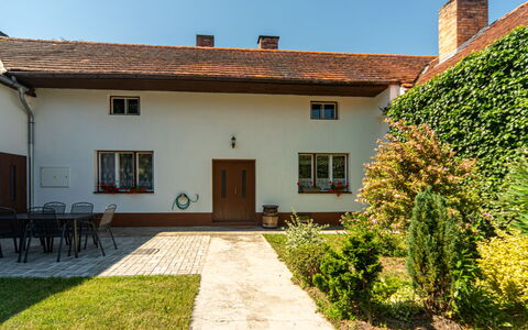 Forrest Haven Vodice: Erba, Casa, Prato, Casa, Giardino, Groundcover, Villetta, Cortile, Backyard, Agriturismo