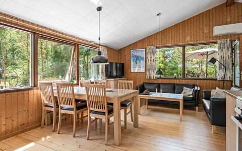 Lökea - from the Sea: Legna, Casa, Casa, Villetta, Porta, Latifoglie, Soffitto, Color Legno, Portico, Log Cabin
