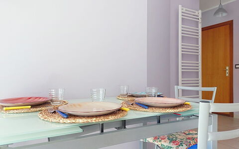 Jad: Mobilia, Interior Design, Tavolo, Pavimento, Pavimentazione, Sedia, Camera, Rosa, Sala Da Pranzo, Cucina & Sala Da Pranzo Tavolo
