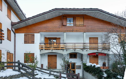 Gag Derby Apartment: Casa, Casa, Porta, Villetta, Congelamento, Neve, Inverno, Le Scale, Portico, Balcone
