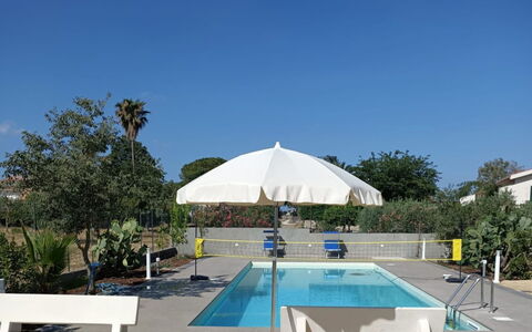 Scrusciu Do Vientu: Piscina, Ombrello, Mobili Da Esterno, Shade, Mobilia, Ricorrere, Materiale Composito, Lettino, Sedia, Tempo Libero