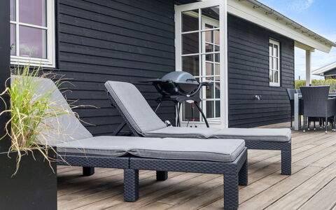 Rixa - 350M from the Sea: Legna, Mobilia, Appartamento, Camera, Soffitto, Color Legno, Sedia, Latifoglie, Vernice, Legname