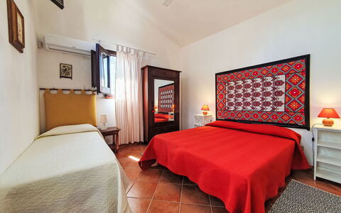 Grande Baglio Anastè: Mobilia, Interior Design, Pavimentazione, Pavimento, Camera Da Letto, Letto, Camera, Soffitto, Lenzuolo, Casa