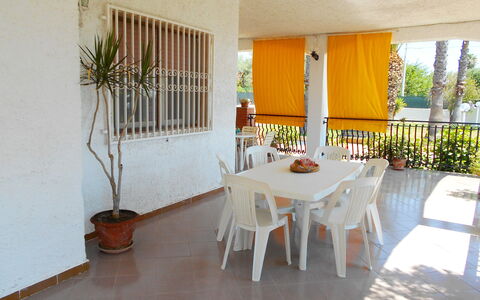 Villa Floridia: Mobilia, Legna, Interior Design, Pavimento, Pavimentazione, Tavolo, Sedia, Cucina & Sala Da Pranzo Tavolo, Sala Da Pranzo, Shade