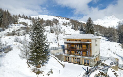 Madesimo 642: Appartamento, Urban Design, Balcone, Condominio, Sedia, Hotel, Pianta Della Casa, Cucina & Sala Da Pranzo Tavolo