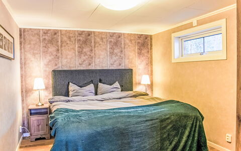 Liane 3: Camera Da Letto, Legna, Interior Design, Letto, Mobilia, Lenzuolo, Pavimentazione, Bedding, Pavimento, Camera