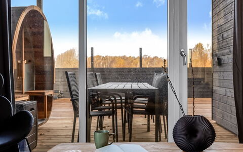 Thorin - 1.2Km from the Sea: Villetta, Backyard, Cortile, Edifici Giardino, Capannone, Raccordo, Mobili Da Esterno, Log Cabin, Struttura Esterna, Baracca