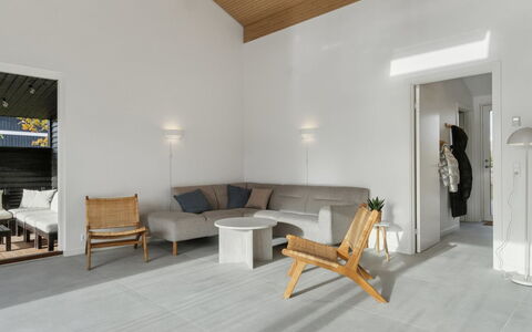 Antomine - 150M from the Sea: Legna, Casa, Portico, Deck, Latifoglie, Tetto, Color Legno, Pavimento In Legno, Eco Hotel