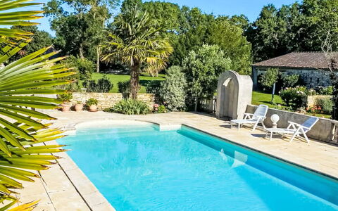 Geay 600: Piscina, Ricorrere, Eco Hotel, Giardino, Shade, Landscaping, Mobili Da Esterno, Hotel, Hacienda, Design
