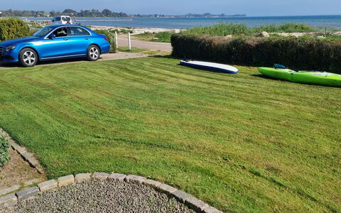 Assarina - 15M from the Sea: Casa, Tetto, Casa, Porta, Villetta, Shade, Giardino, Groundcover, Portico, Cortile