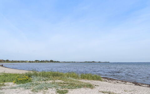 Assarina - 15M from the Sea: Cielo, Blu, Acqua, Risorse Idriche, Giorno, Corpo D'Acqua, Ambiente Naturale, Orizzonte, Costa, Spiaggia