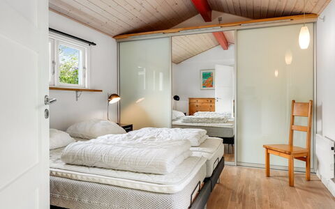 Ensio - 1.2Km from the Sea: Interior Design, Camera Da Letto, Mobilia, Letto, Soffitto, Pavimento, Illuminazione, Casa, Lenzuolo, Camera