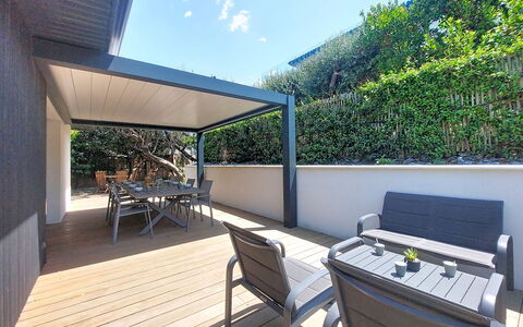 Maison Dune: Materiale Composito, Shade, Mobili Da Esterno, Balcone, Terrazza, Struttura Esterna, Sedia, Eco Hotel, Deck, Piscina