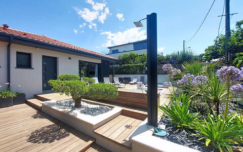 Maison Dune: Casa, Zona Residenziale, Architettura, Casa, Giardino, Materiale Composito, Shade, Landscaping, Eco Hotel, Cortile
