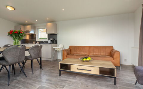 Hart Van Zeeland: Appartamento, Latifoglie, Color Legno, Pavimento In Legno, Design, Soggiorno, Divano, Pianta Della Casa, Plank