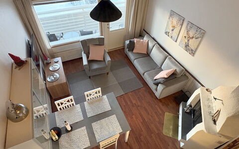 Lumikeidas: Mobilia, Interior Design, Pavimentazione, Divano, Pavimento, Legna, Soggiorno, Camera, Appartamento, Soffitto