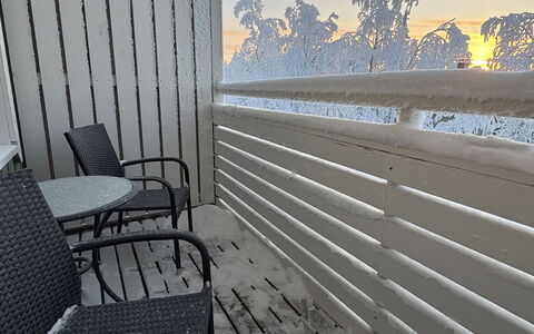 Lumikeidas: Inverno, Neve, Congelamento, Recinzione, Illuminazione Diurna, Mobili Da Esterno, Corrimano, Deck, Balcone