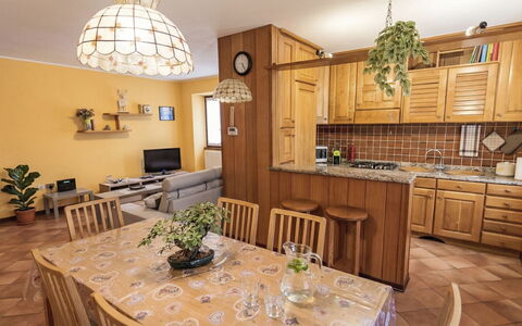 House Bigio: Mobilia, Interior Design, Cucina, Pavimentazione, Legna, Soffitto, Camera, Pavimento, Cabinetry, Controsoffitto