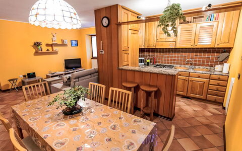 House Bigio: Mobilia, Interior Design, Legna, Cucina, Camera, Pavimentazione, Pavimento, Illuminazione, Soffitto, Tavolo