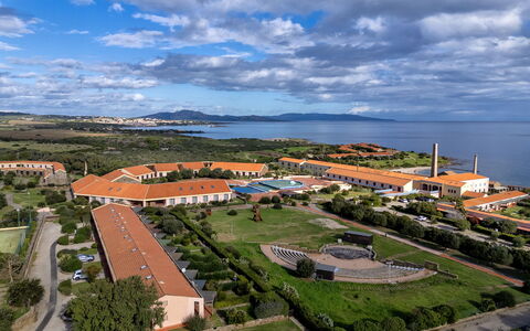 Le Tonnare: Paesaggio, Zona Residenziale, Visione Globale, Insediamento Umano, Fotografia Aerea, Ricorrere, Estate, Resort Citta ', Costa, Eco Hotel