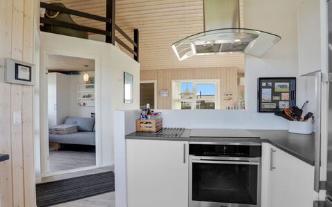 Anthea - 450M from the Sea: Legna, Interior Design, Pavimento, Pavimentazione, Camera, Soffitto, Color Legno, Latifoglie, Cucina, Design