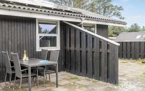 Gidske - 850M from the Sea: Tetto, Casa, Casa, Villetta, Porta, Raccordo, Deck, Portico, Plank, Latifoglie