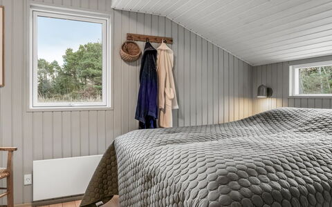 Erja - 600M from the Sea: Legna, Interior Design, Camera Da Letto, Soffitto, Pavimentazione, Pavimento, Biancheria, Bedding, Lenzuolo, Letto