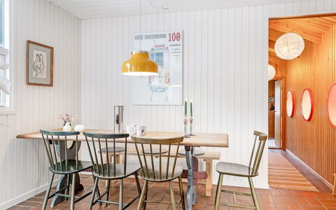 Antti - from the Sea: Mobilia, Interior Design, Legna, Pavimentazione, Tavolo, Illuminazione, Lampada, Sala Da Pranzo, Pavimento, Cucina & Sala Da Pranzo Tavolo
