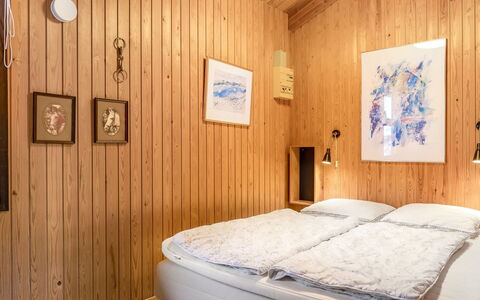 Antti - from the Sea: Legna, Camera Da Letto, Interior Design, Letto, Soffitto, Lenzuolo, Pavimento, Pavimentazione, Illuminazione, Camera