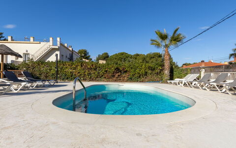 Villa Malaga: Piscina, Ricorrere, Tempo Libero, Shade, Vacanza, Eco Hotel, Mobili Da Esterno, Hacienda, Tropici