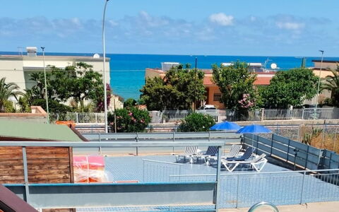 Blu Corallo: Piscina, Appartamento, Ricorrere, Balcone, Shade, Hotel, Eco Hotel, Recinzione, Resort Citta '