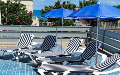 Blu Corallo: Blu, Mobili Da Esterno, Piscina, Mobilia, Lettino, Ombrello, Ricorrere, Shade, Sedia, Tempo Libero