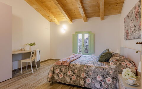 Zena Apartment: Interior Design, Mobilia, Pavimentazione, Parete, Pavimento, Legna, Soffitto, Camera, Letto, Camera Da Letto