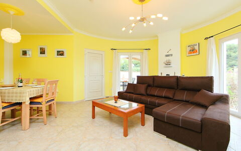 Tossal Gros: Camera, Proprietà, Mobilia, Soggiorno, Giallo, Interior Design, Costruzione, Pavimento, Immobiliare, Casa