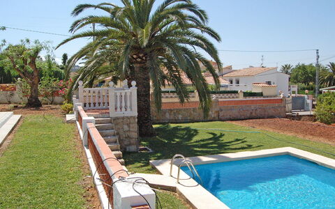 Casa Pia: Proprietà, Piscina, Immobiliare, Casa, Palma, Albero, Arecales, Villa, Costruzione, Backyard