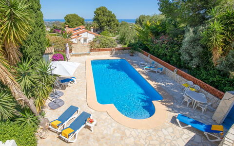 La Marquesa: Acqua, Pianta, Proprietà, Piscina, Cielo, Costruzione, Azzurro, Albero, Mobili Da Esterno, Sedia