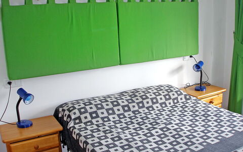 Turquesa: Verde, Camera, Lenzuolo, Turchese, Mobilia, Proprietà, Camera Da Letto, Letto, Telaio Del Letto, Parete