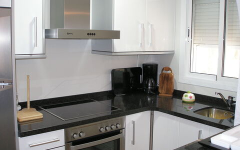 Mimosa i: Controsoffitto, Camera, Cabinetry, Cucina, Mobilia, Proprietà, Cucina Stufa, Interior Design, Piastrella, Costruzione
