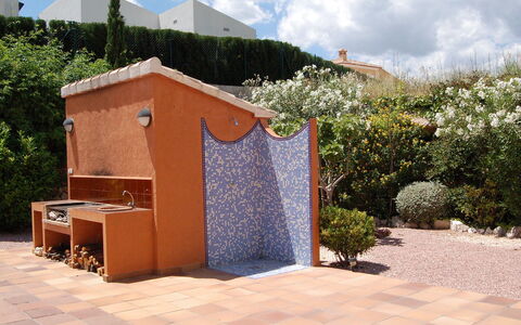 Villa Corona: Proprietà, Casa, Costruzione, Immobiliare, Architettura, Casa, Cielo, Albero, Facciata, Vacanza