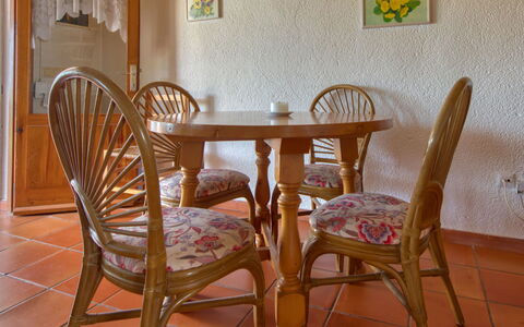 Jávea 140: Mobilia, Camera, Sedia, Tavolo, Proprietà, Cucina & Sala Da Pranzo Tavolo, Sala Da Pranzo, Interior Design, Pavimento, Casa
