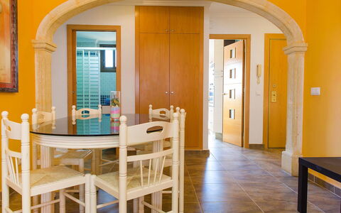 Jávea 184: Camera, Proprietà, Costruzione, Giallo, Sala Da Pranzo, Mobilia, Pavimento, Interior Design, Tavolo, Casa