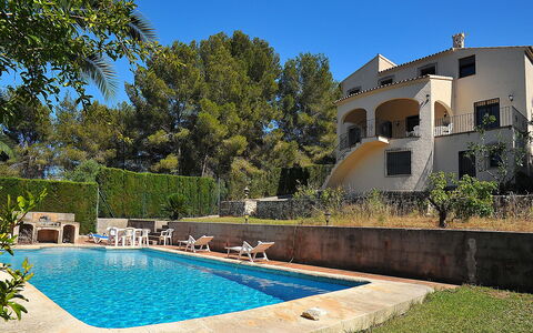 Tosalans: Proprietà, Piscina, Immobiliare, Casa, Costruzione, Estate, Zona Residenziale, Villa, Acqua, Vacanza